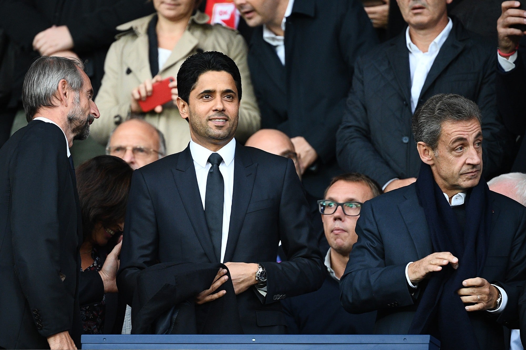 1343895 nicolas sarkozy a la gauche du president du psg nasser al khelaifi au parc des princes le 3 octobre 2018