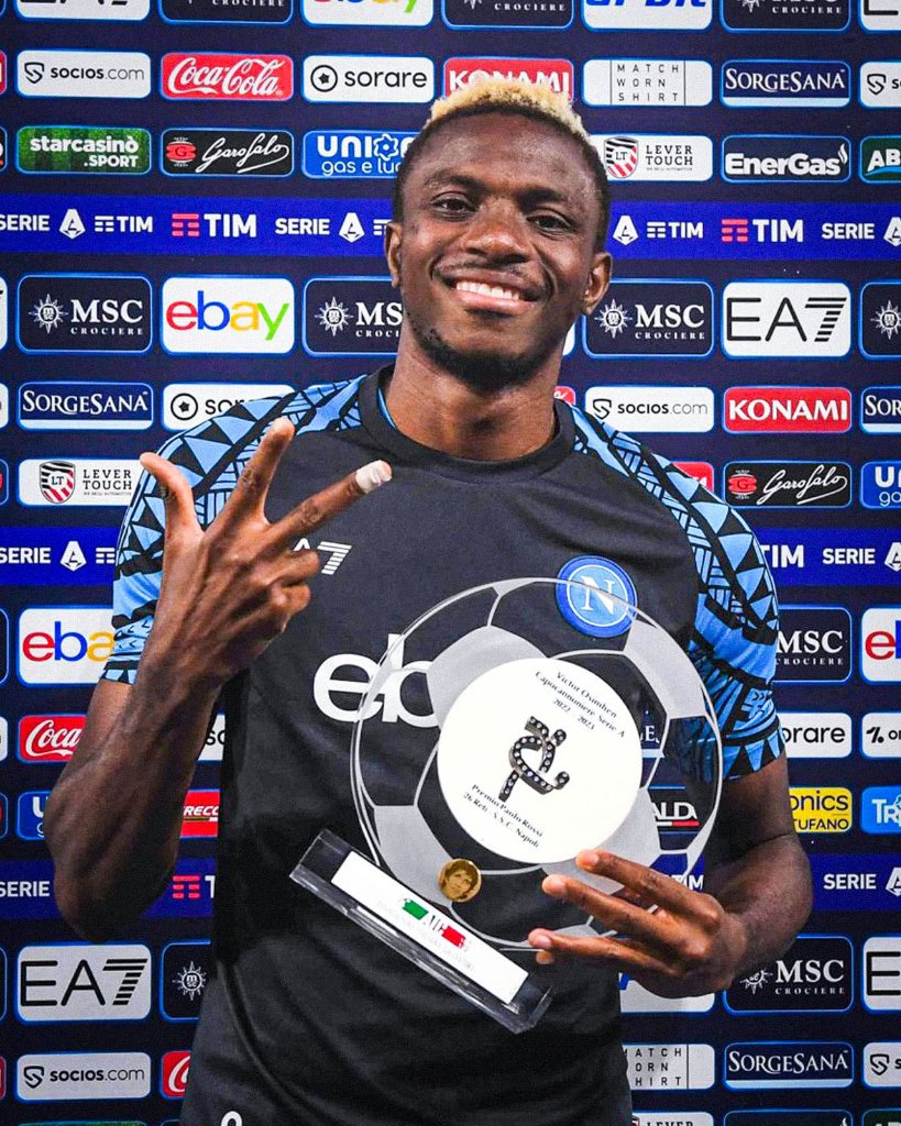 Serie A : Osimhen reçoit le prix du meilleur buteur