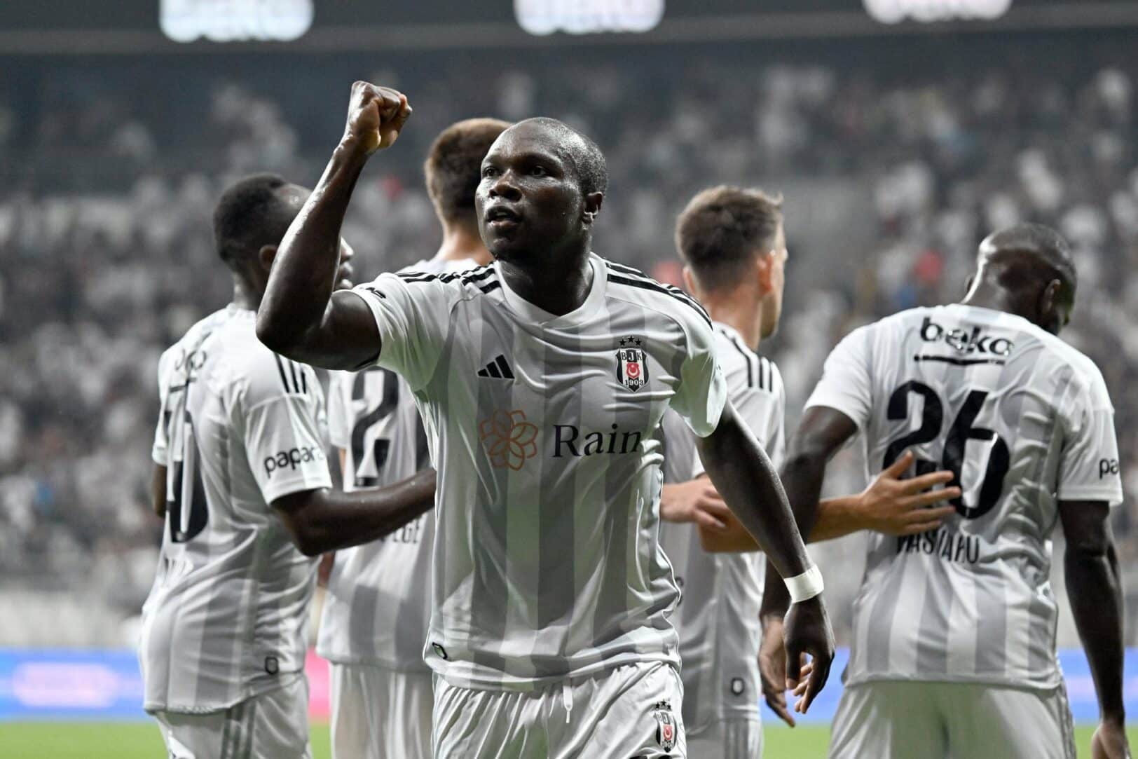 Salaires exorbitants, contrats en or, voici la grosse fortune de Vincent Aboubakar 2 Vincent Aboubakar