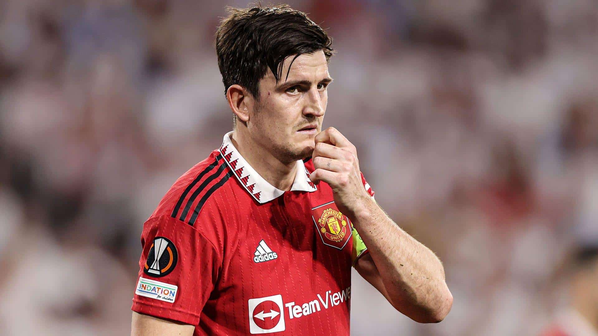 Incroyable, un gros club de Premier League court toujours derrière le « peu doué » Harry Maguire !