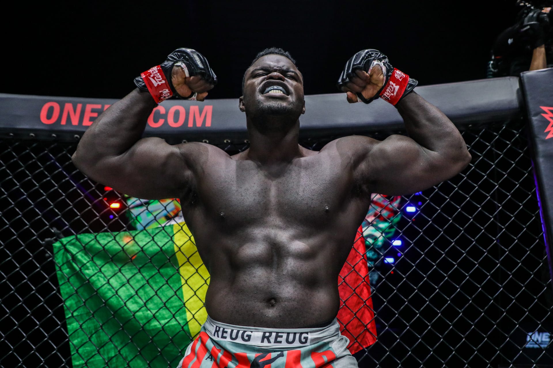Comme Ngannou et Adesanya, qui est Oumar Kane, le phénomène sénégalais qui fait trembler en MMA ?