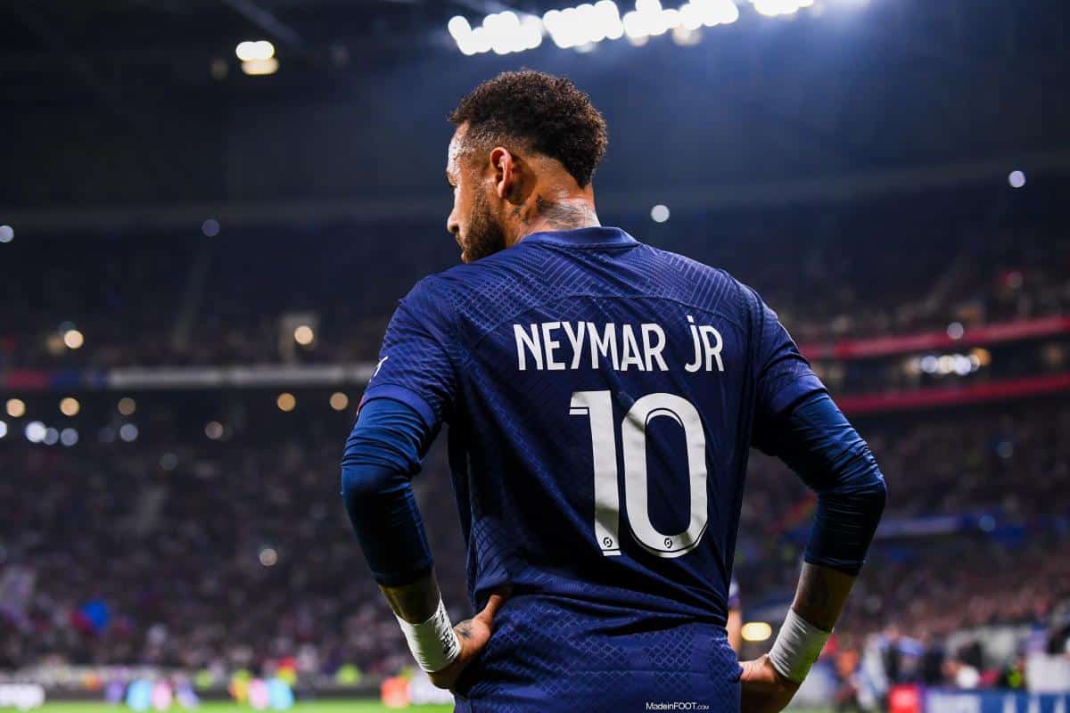 OFFICIEL : Neymar parti, voici le nouveau numéro 10 du PSG