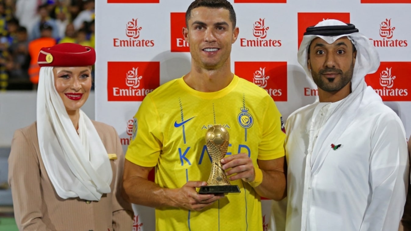 Les fans se moquent du trophée de la « Coupe du monde » de Cristiano Ronaldo pour avoir remporté le titre de Joueur du match.