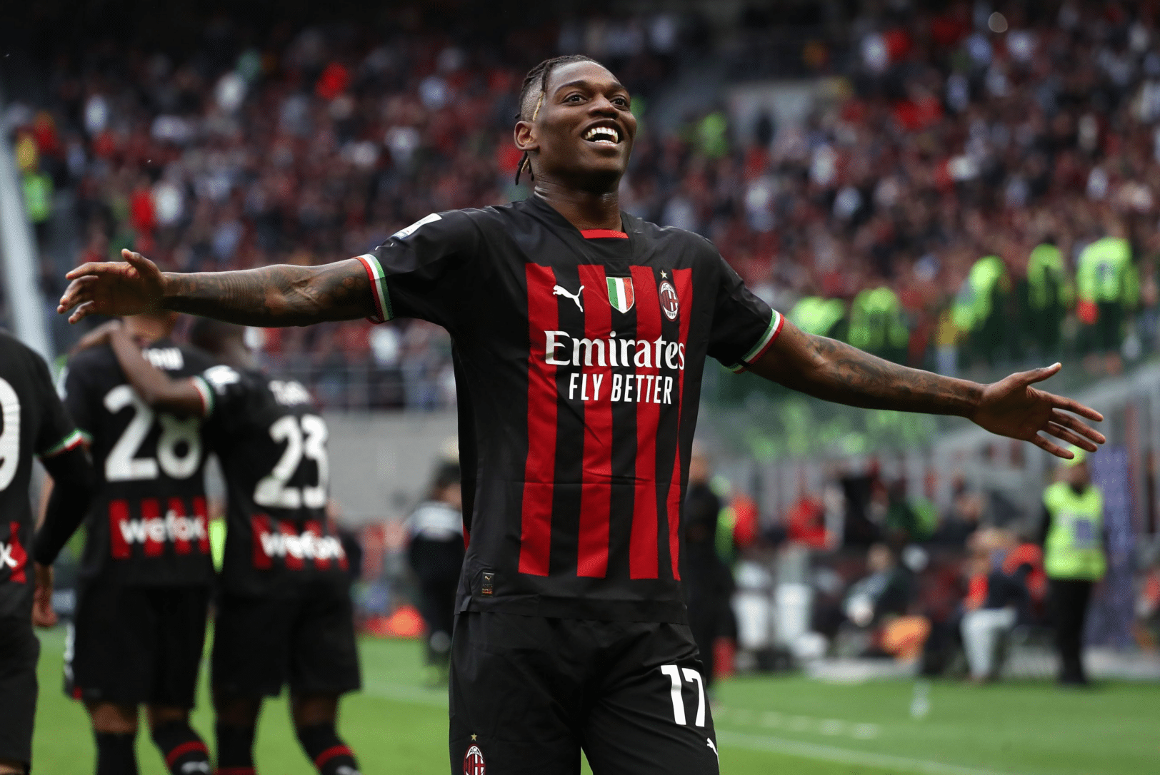 Rafael Leão se confie : "c’est le bon club pour continuer ma carrière et gagner le Ballon d'Or" 2 image 25