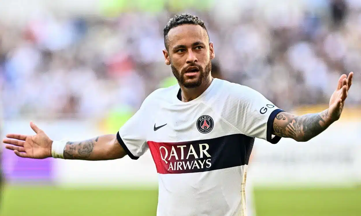 neymar jr en un amistoso con el psg