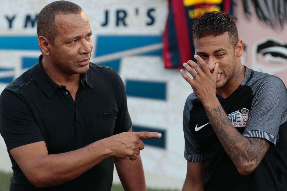 Le père de Neymar craque et dément les rumeurs du départ de son fils