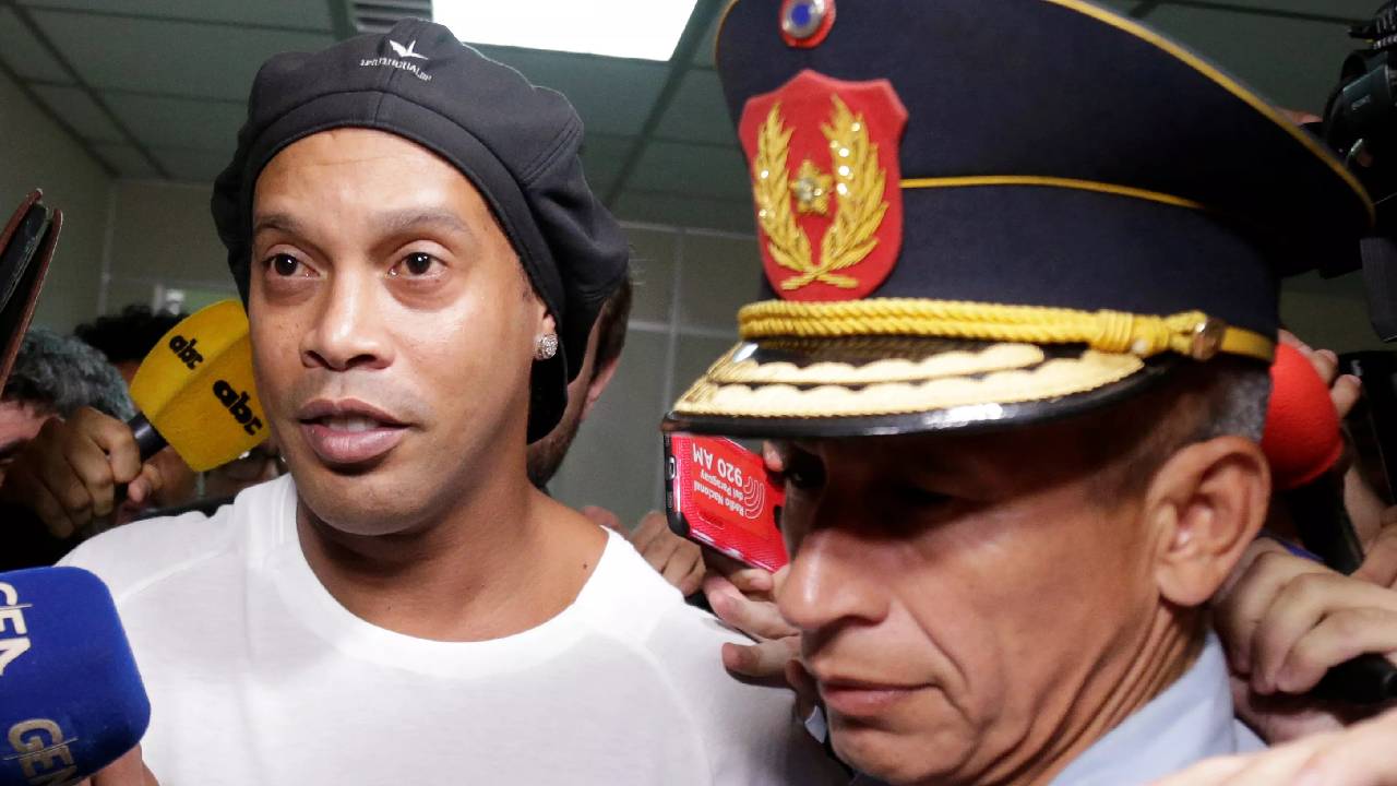 Brésil : Grosse affaire d’escroquerie, Ronaldinho encore recherché par la justice