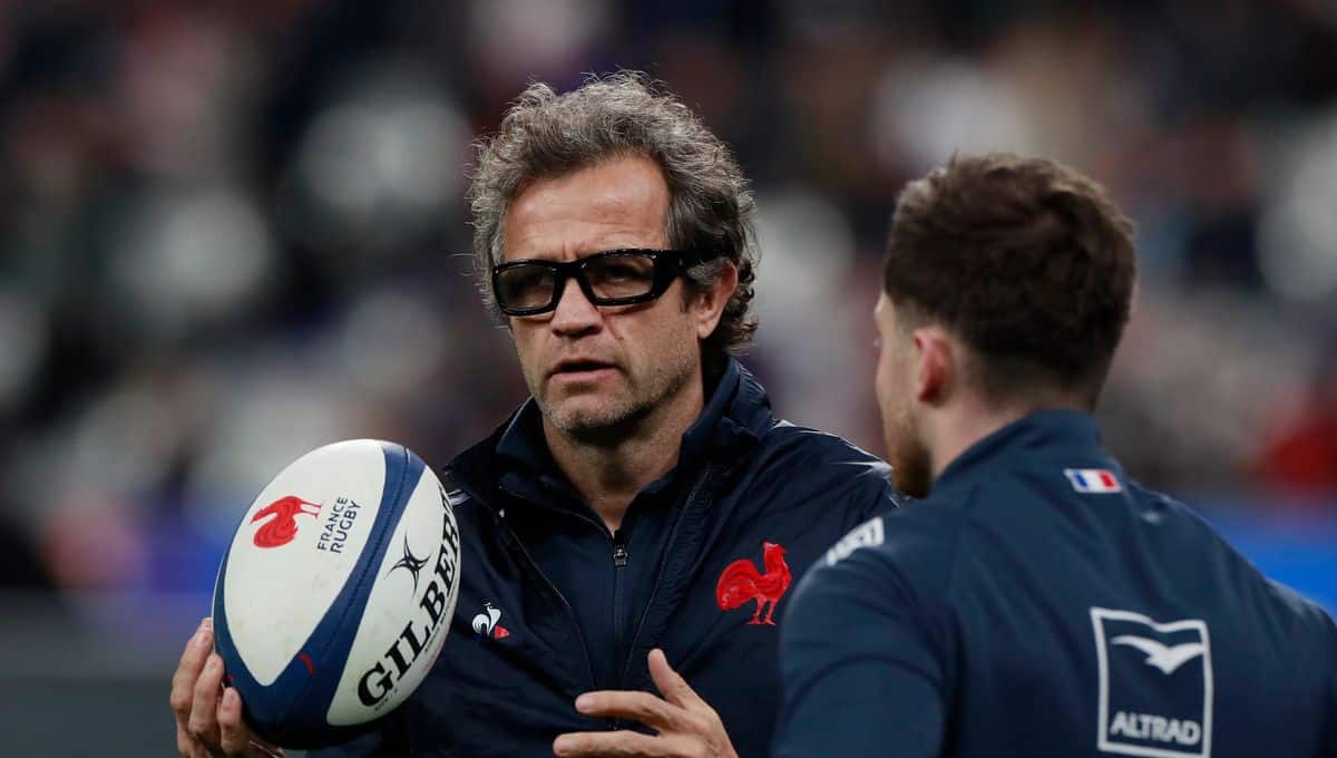 Rugby : Le mystère des grosses lunettes noires de Fabien Galthié, sélectionneur des Bleus de France