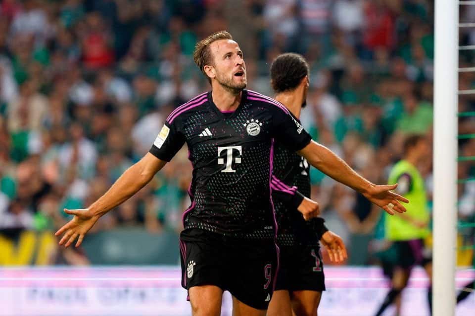 VIDÉO : De la tête, Kane lance le choc Bayern vs Bayer Leverkusen