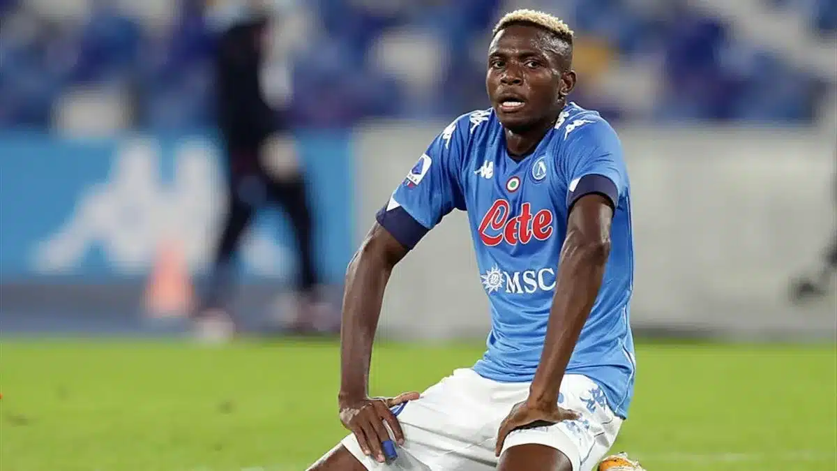 Frustration pour le Napoli : Osimhen rate un penalty dans un match nul face à Bologne