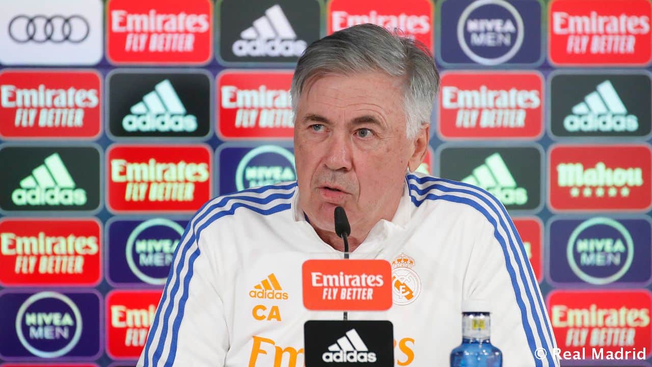 Classico : Carlo Ancelotti brise le silence sur la polémique arbitrage