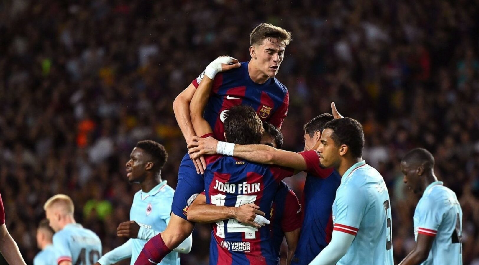 Xavi révèle l'idée derrière sa prolongation au Barça 2 F6afoQ1WwAE7Ejx