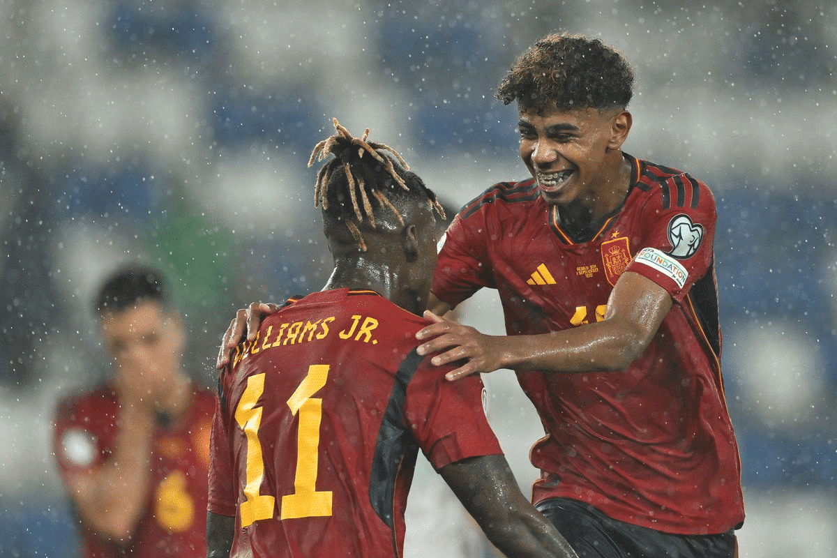 Lamine Yamal entre dans l'histoire pour ses débuts en Espagne