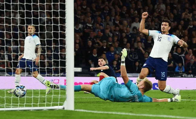 Aaron Ramsdale défend publiquement Harry Maguire après les critiques sur la sélection de l'Angleterre 2 image 265