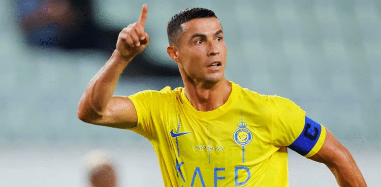 Une compilation de Cristiano Ronaldo en train de presser et de reculer lors de sa dernière saison à Man Utd devient virale. 2 Pour la première fois depuis 34 ans, United a perdu trois de ses cinq premiers matches de championnat.