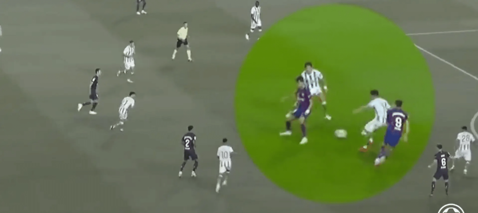 Joao Felix fait 10 fois la même chose avant le but de Lewandowski 4 Dès qu'il reçoit une passe, il l'adresse à son partenaire d'attaque
