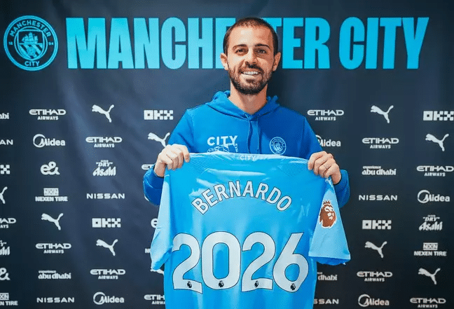 Fabrizio Romano confirme la clause libératoire de Bernardo Silva, les fans de Man City n'en reviennent pas 2 Le nouveau contrat de Bernardo Silva à Manchester City comprend une faible libération qui a laissé les fans stupéfaits.