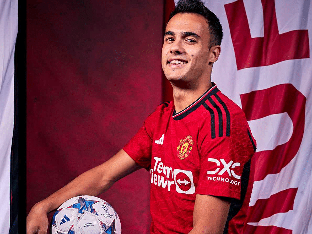 Il a fait ses débuts avec Man United samedi lors de la défaite 3-1 contre Brighton à domicile.