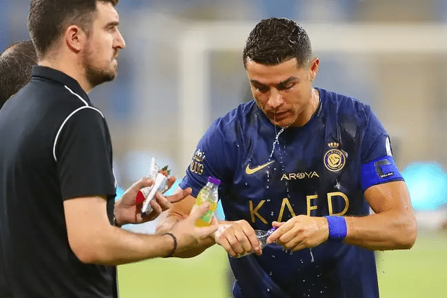 Cristiano Ronaldo et ses coéquipiers d'Al Nassr ont reçu une carte SIM spéciale avant leur match
