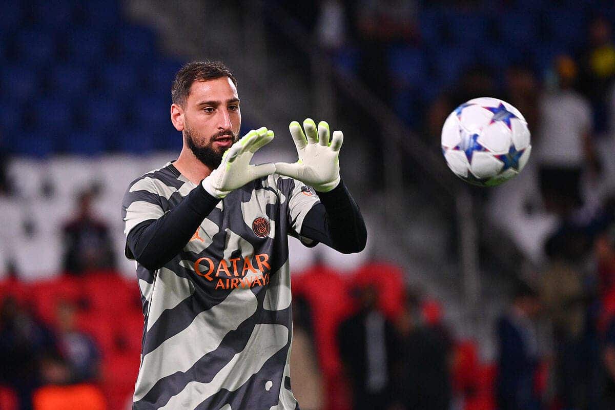 Mbappé tacle l'attitude des supporters de l'AC Milan envers Donnarumma 2 Mbappé vole au secours de Donnarumma