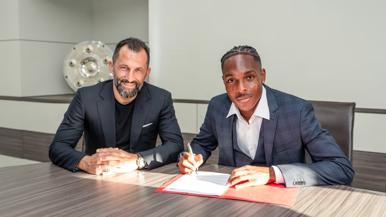 Mathys Tel arrivé au Bayern Munich pour remplacer Robert Lewandowski