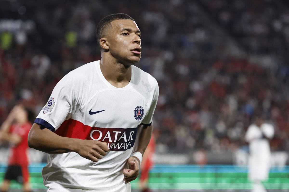 "Il n'est pas Benzema, il ne peut pas faire ça", Riolo recadre encore Mbappé 2 20231009 092851 1