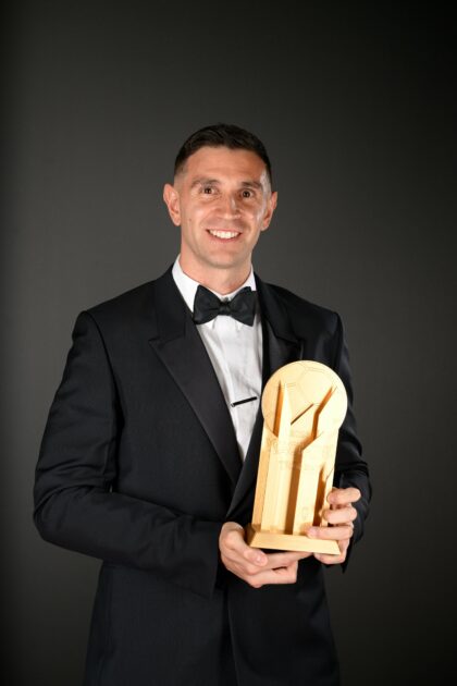 Ballon d’or : Emiliano Martinez humilie Ronaldo après 8è sacre de Messi 3 Emilano Martinez