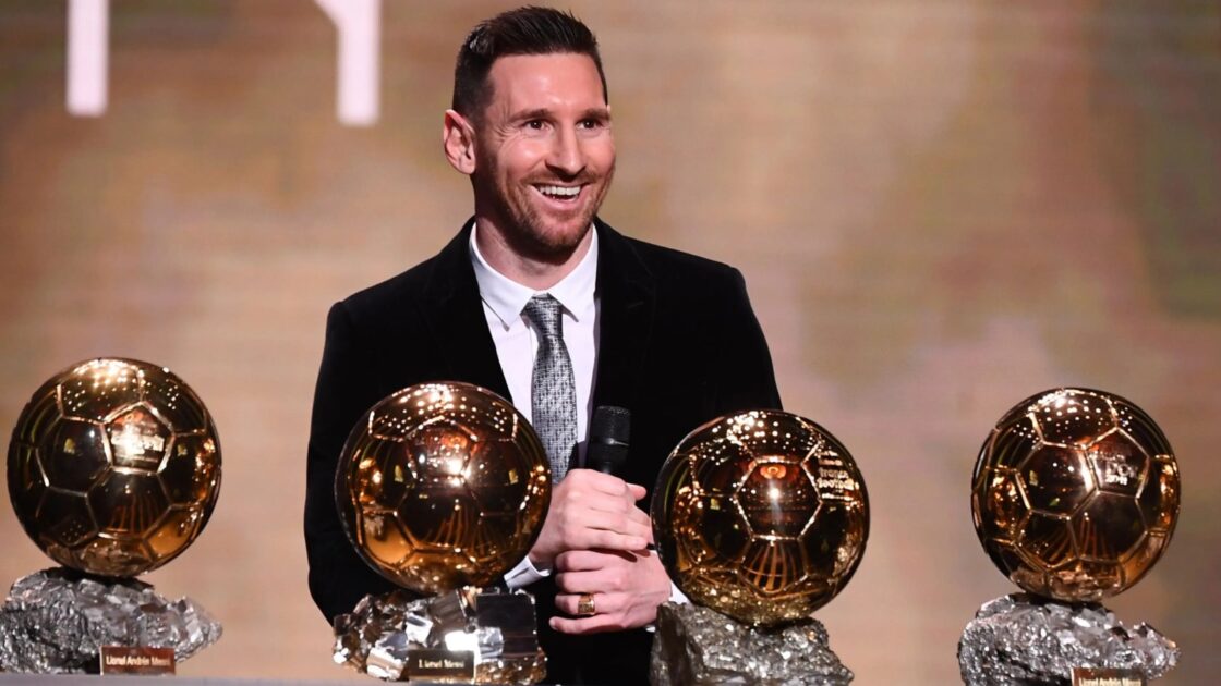 OFFICIEL : Lionel Messi remporte son 8e BALLON d’or, Mbappé sur le podium