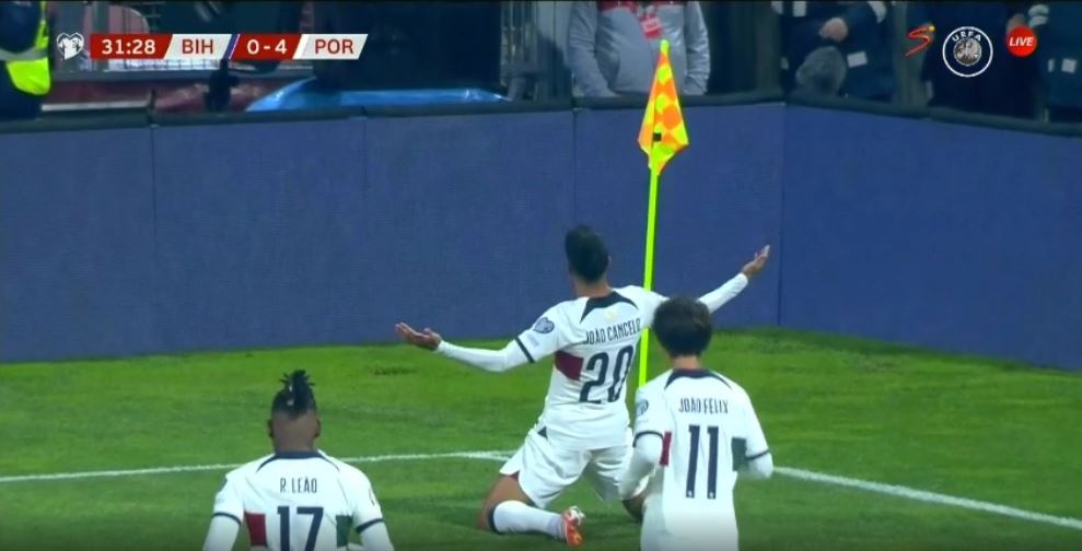 VIDEO : Cancelo assomme la Bosnie-Herzégovine avec un golazo
