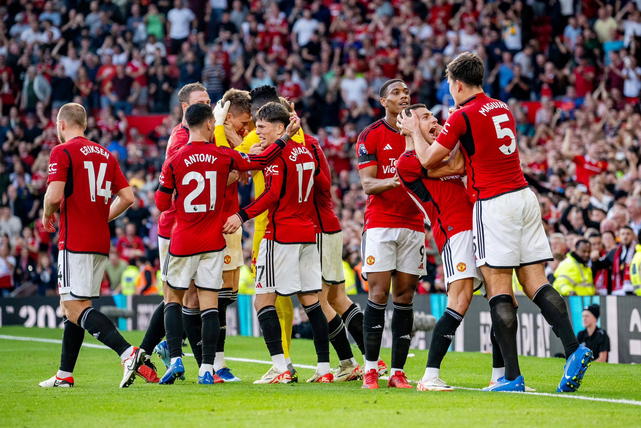 Manchester United : McTominay et Maguire XXL, Onana inquiétant, l’incroyable périple de la journée