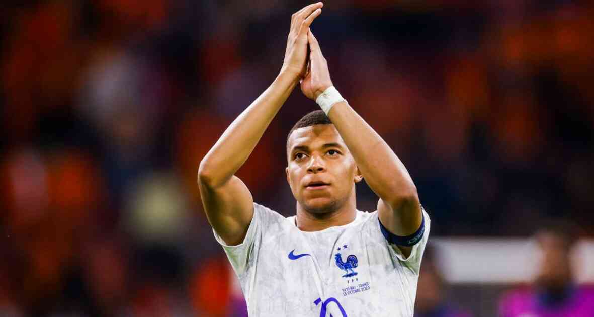 Mbappe France double