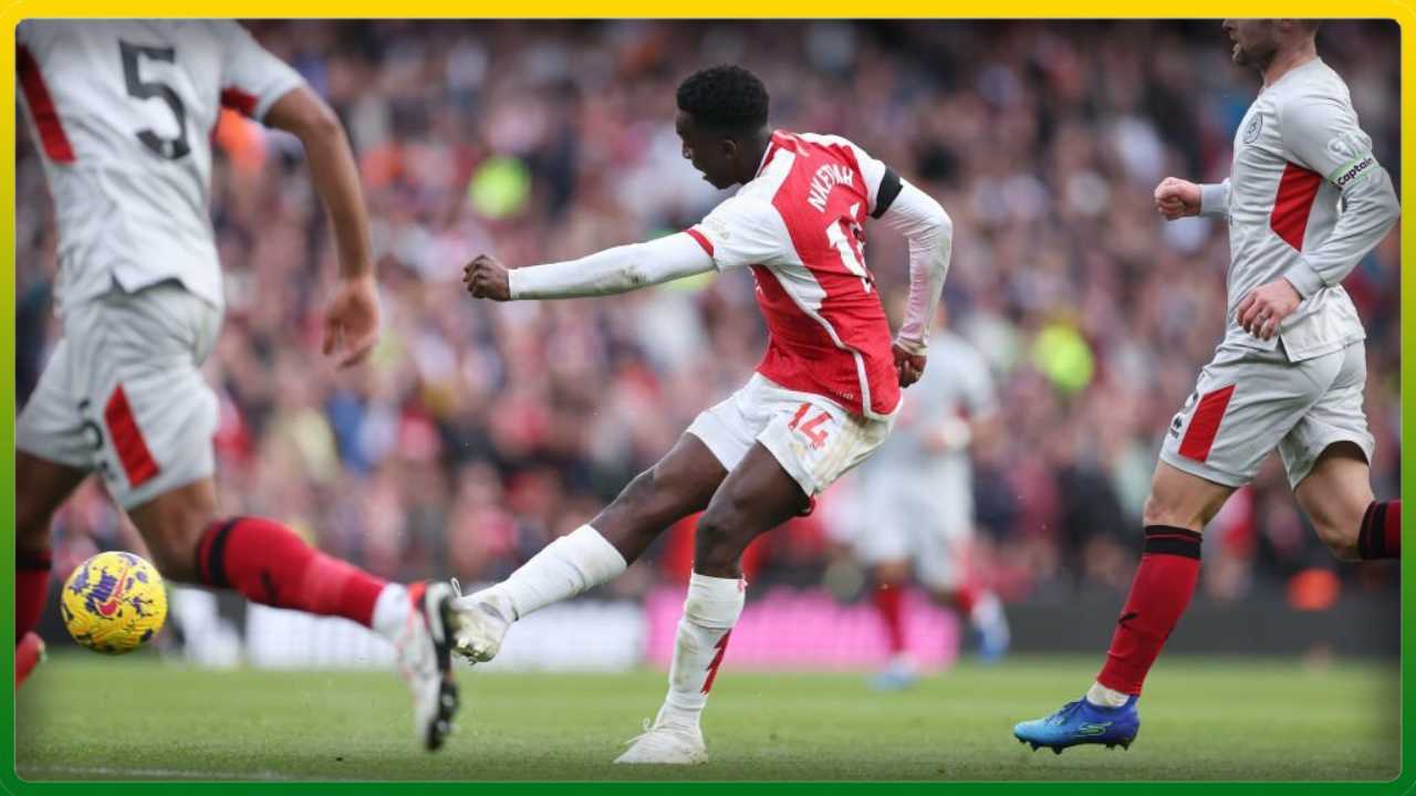 VIDEO : Quelle frappe de Nketiah qui s’offre un triplé avec Arsenal