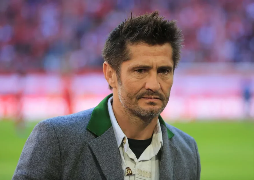 Équipe de France : « C’est ce qu’on attend d’un latéral », l’avis tranché de Lizarazu