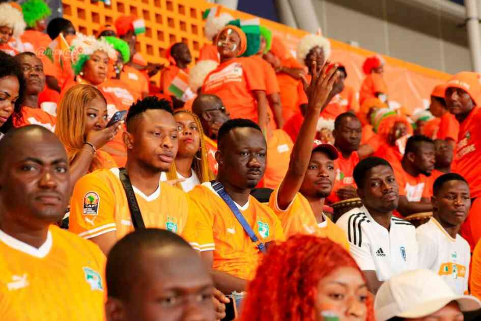 Les supporters sifflent Kessié