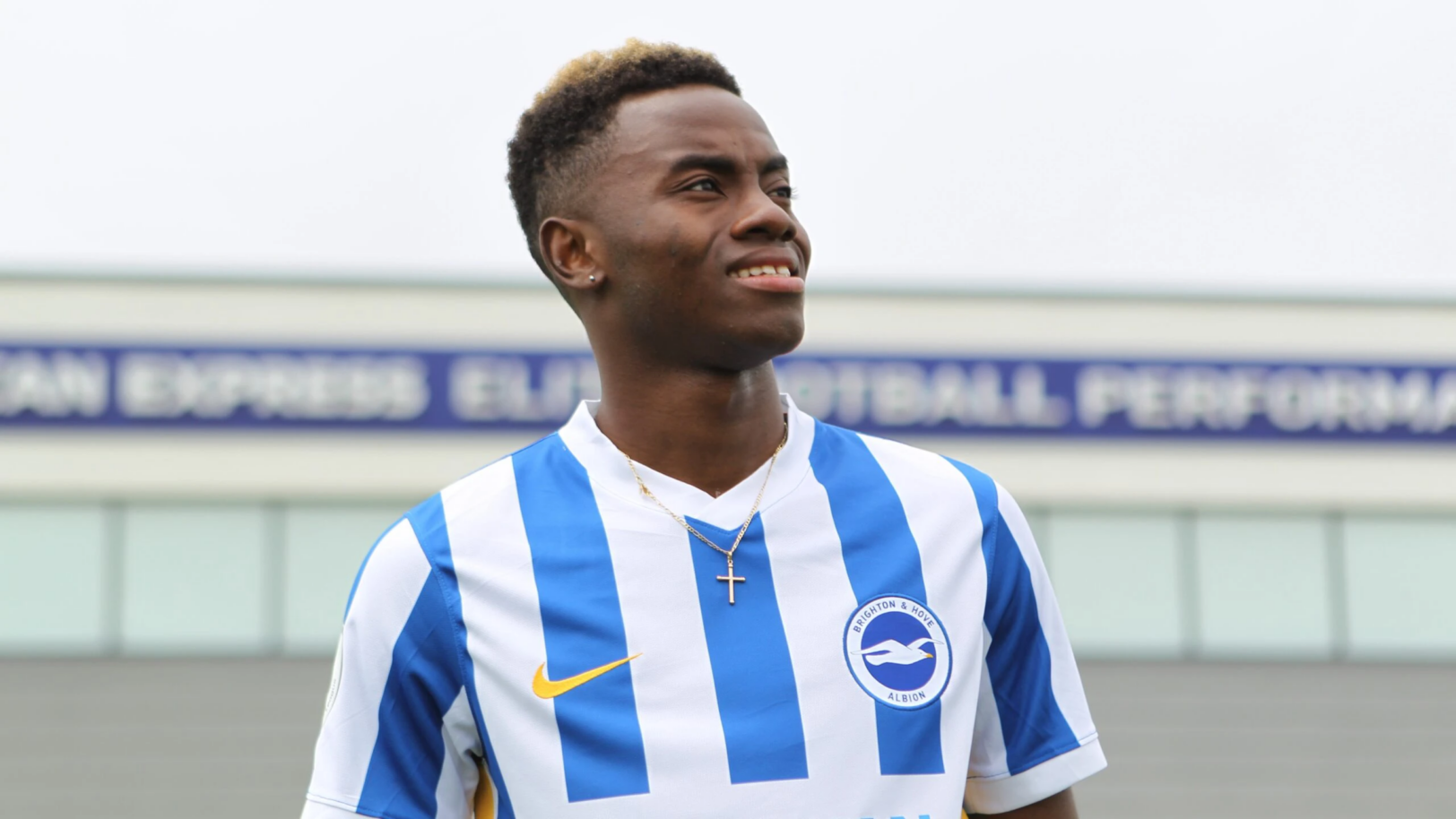 Simon Adigra impressionne à Brighton