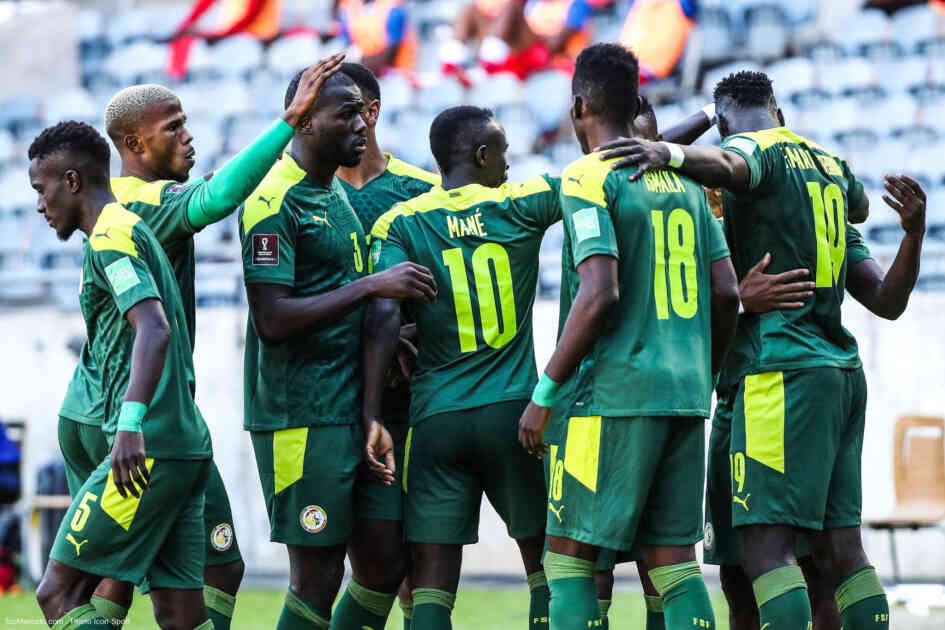 le premier but aurait pu arriver lorsqu'il s'est précipité pour centrer le ballon.