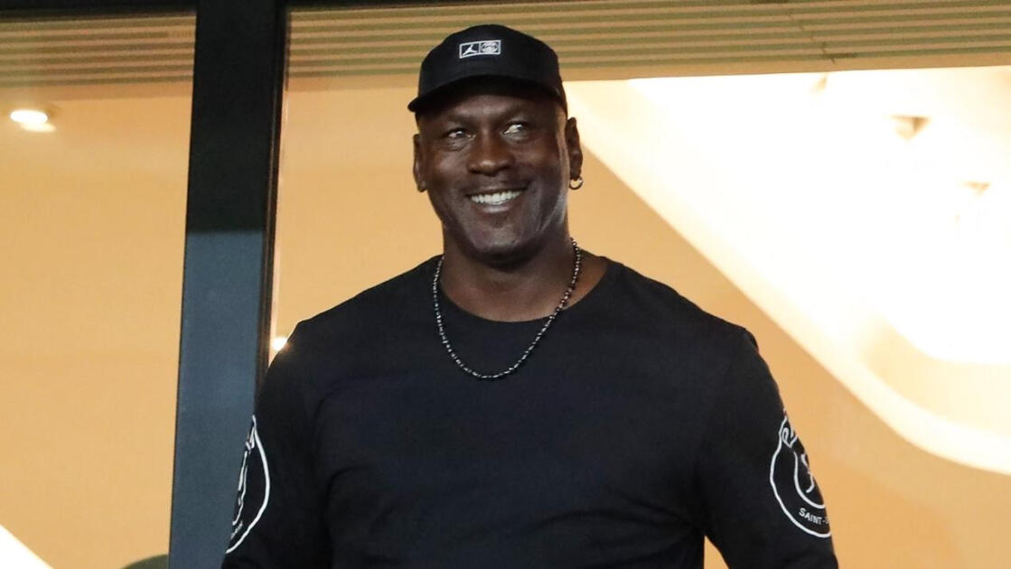 Michael Jordan Guide les Réservistes à la Victoire