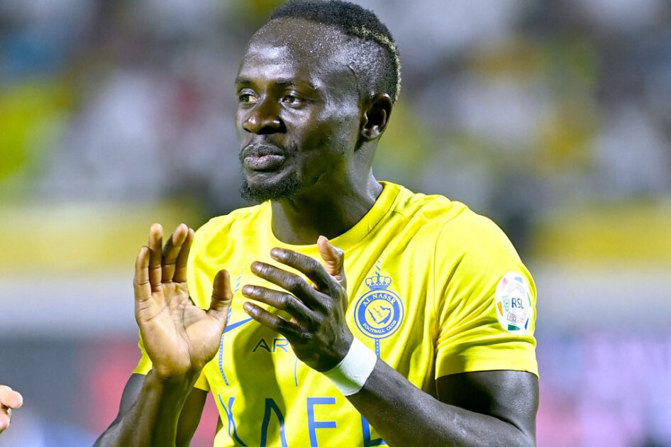  Nous sommes devenus amis et depuis, je lui parle souvent de notre club.. Il a rapidement souhaité nous soutenir et nous a aidé financièrement par le passé.