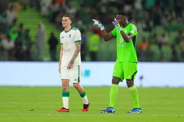 Édouard Mendy, gardien sénégalais, se démarque par ses nombreux atouts en tant que footballeur.. Réflexes aiguisés :