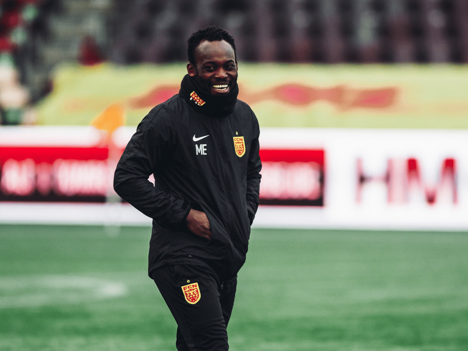 Hôpitaux, projets, fondations... Les 10 joueurs africains les plus généreux ! 10 Essien, l'un des joueurs africains les plus généreux