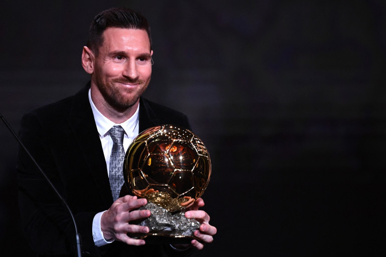 1445778 lionel messi avec son 6e ballon d or le 2 decembre 2019 a paris