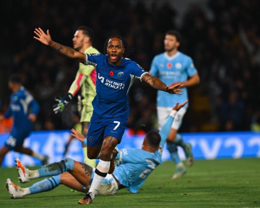 Chelsea : Sterling a fait trembler les filets de Man City, son ancien club et refuse de célébrer (VIDÉO)