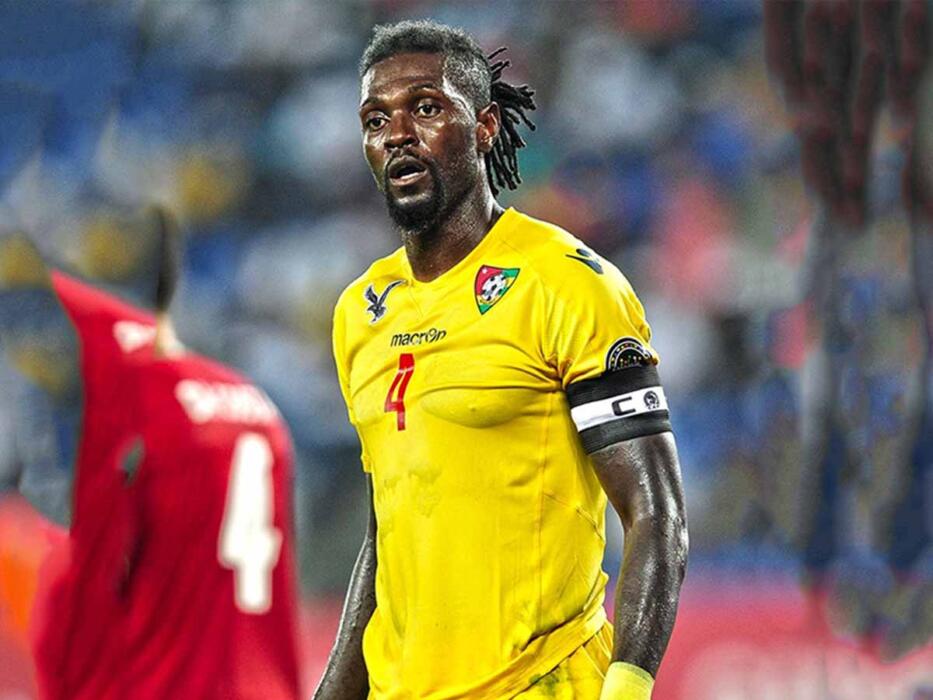 Togo - Sénégal : Emmanuel Adebayor Sheyi dévoile et s'incline devant le geste fort de trois sénégalais