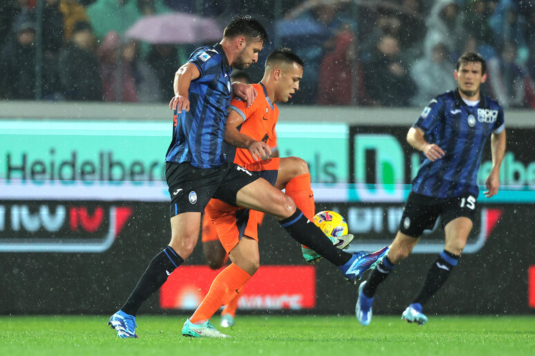 Dans le dur, l’Inter Milan bat l’Atalanta Bergame et reste leader de Serie A
