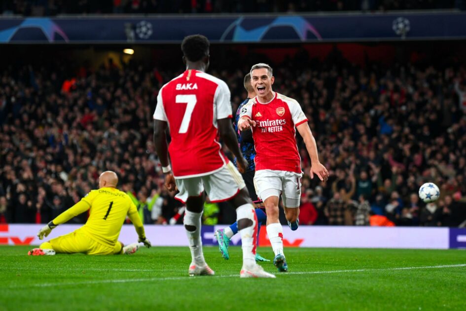 Ligue des Champions : Arsenal domine le FC Séville et pose un pied en huitièmes de finale