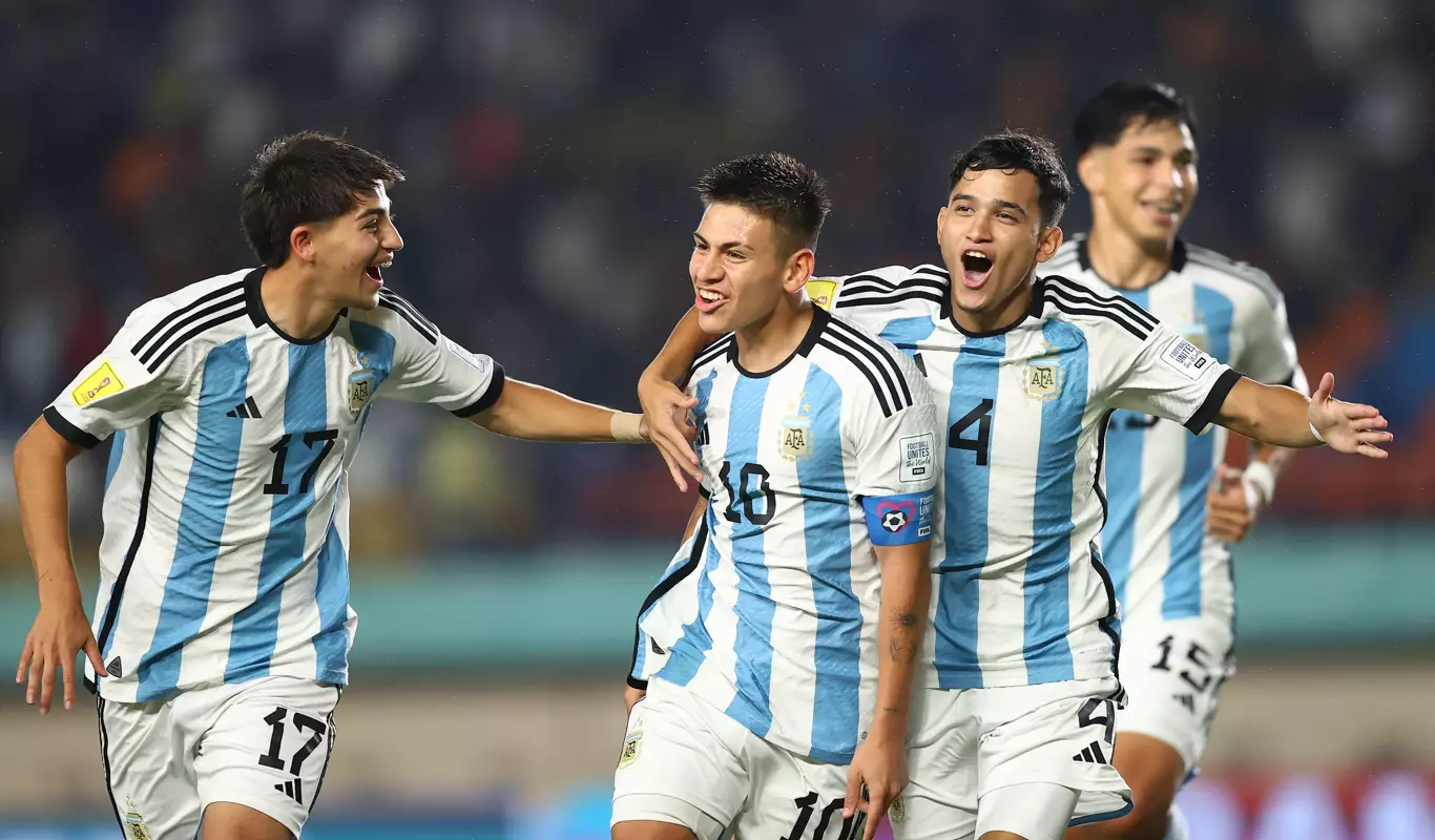 Mondial U17 : L’Argentine écrase le Venezuela et se qualifie brillamment pour les quarts