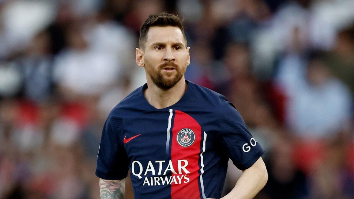 «C’est ce que j’ai vu de plus proche de Messi», le PSG fonce sur un génie