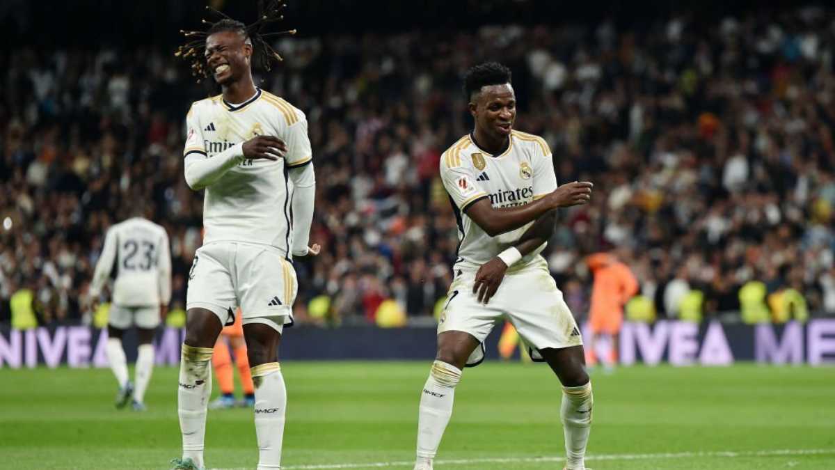 VIDEO : Vinicius Jr marque de la poitrine et fait le CALMA de Ronaldo !