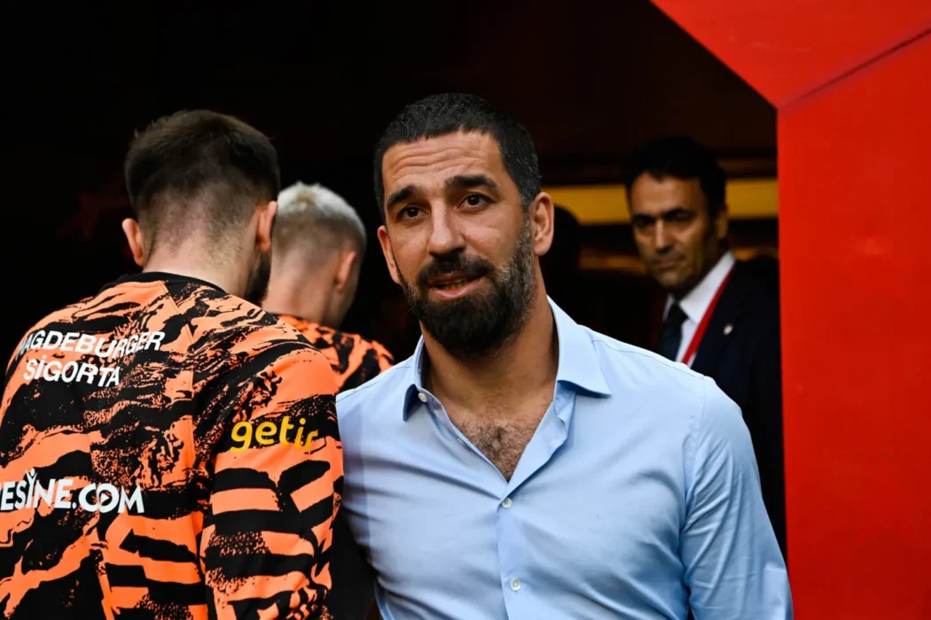 Arda Turan : Complètement ruiné après une grosse anarque, l'ancien du Barça crie sa colère ! 3 Arda Turan : Complètement ruiné après une grosse arnaque, l'ancien du Barça crie sa colère !