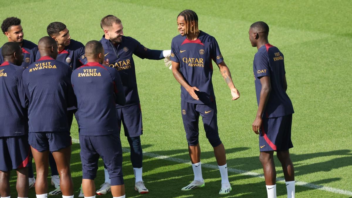 VIDÉO : La réaction hilarante de Mbappé à l’entraînement après une humiliation de Kolo Muani, le PSG va bien !